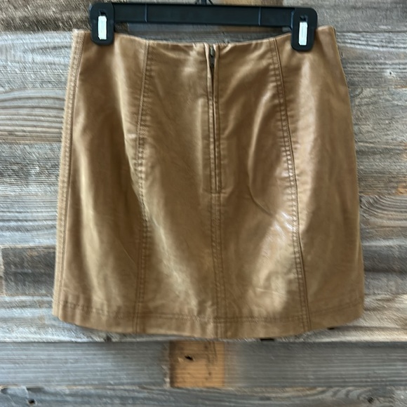 Free People Tan Faux Leather Mini Skirt size 4 - Picture 4 of 8